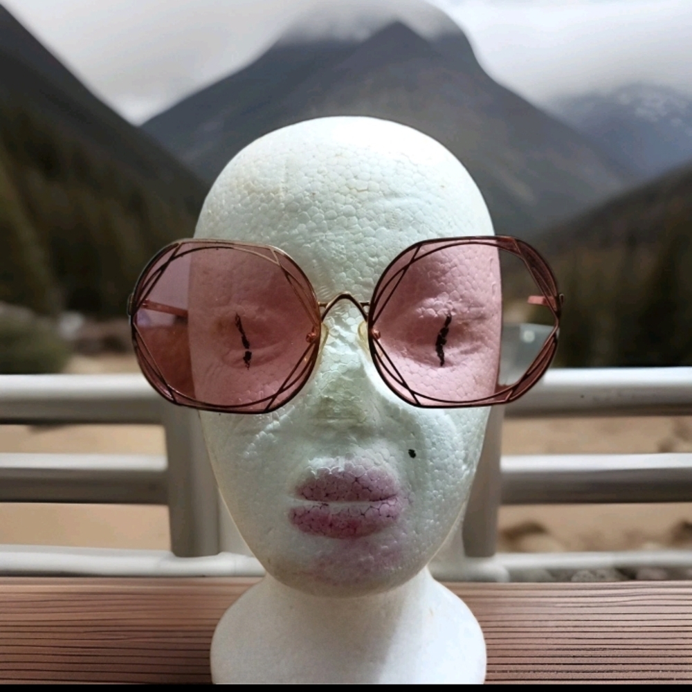 Elegant Pink Sunglasses